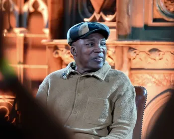 Cantor Milton Nascimento é internado com pneumonia
