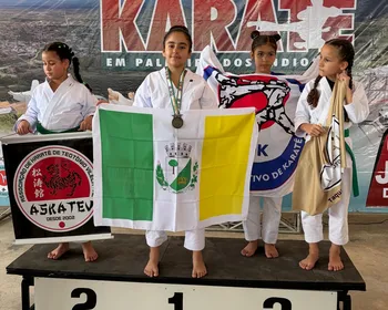 Carateca de Arapiraca conquista duas medalhas de ouro em Palmeira dos Índios