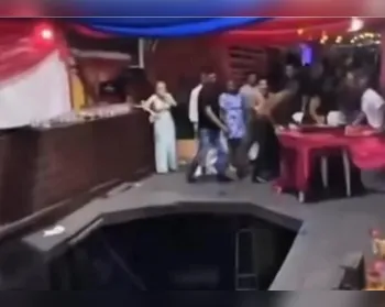 Chão de casa de evento cede e deixa 11 pessoas feridas