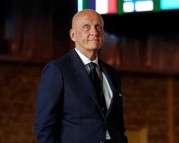 Chefe de arbitragem da Fifa diz não ser influenciado por ninguém