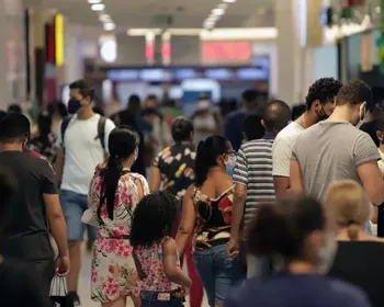 Com descontos de até 90%, gigante varejista encerra atividades e fecha 500 lojas por falência