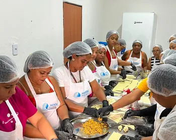 Com receitas inovadoras utilizando sururu, projeto inicia aulas gratuitas de gastronomia para 120 mulheres