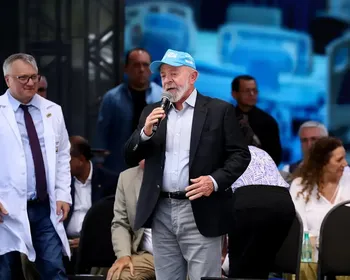 Comissão de Ética quer fechar brecha para uso de voo da FAB em campanha