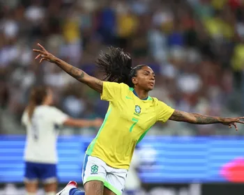 Conheça a história de Kerolin, a brasileira mais cara do futebol feminino