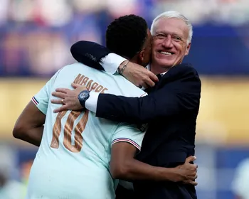 Copa: Mbappé se declara a Deschamps em despedida da seleção francesa