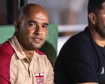 CRB anuncia saída do auxiliar técnico Felipe Lucena após cerca de um ano e meio no clube