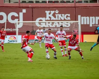 CRB encara o Vila Nova para defender invencibilidade sob o comando de Fábio Matias