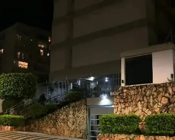 Crime em apartamento de luxo termina com mulher assassinada a facadas