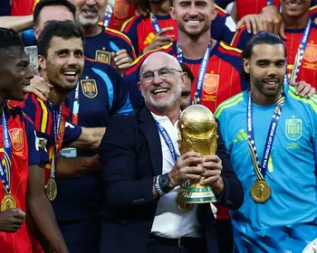 De la Fuente exalta ideia de jogo da Espanha na final da Copa: "Gostamos de sofrer"