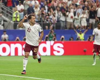 De pênalti, Oyarzabal abre o placar para a Espanha contra a França