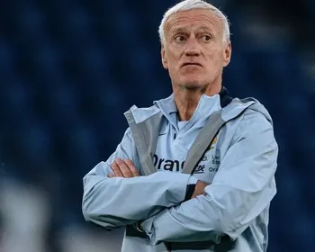Deschamps questiona arbitragem após eliminação: "Ele é bom o suficiente?"