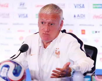 Didier Deschamps bate-boca com jornalistas marroquinos em coletiva