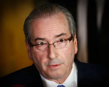 Dino manda bloquear R$ 6,1 milhões em bens de Eduardo Cunha