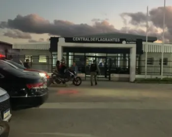 Dupla abandona espingarda em área de mata ao perceber viatura da PM