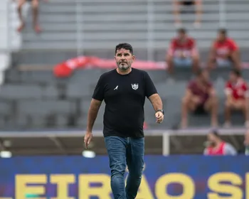 Eduardo Barroca é demitido do CRB após goleada contra Londrina