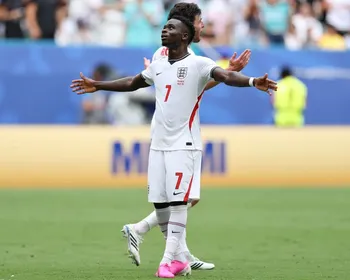 Em jogo de dez gols, Inglaterra vence França e fica com o terceiro lugar da Copa