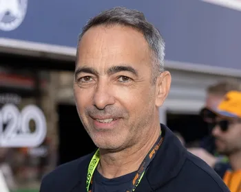 Ex-craque francês detona a Seleção Brasileira: "Dá vontade de vomitar"