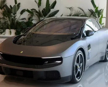 Ferrari leiloa seu 1º carro elétrico por US$ 40 milhões