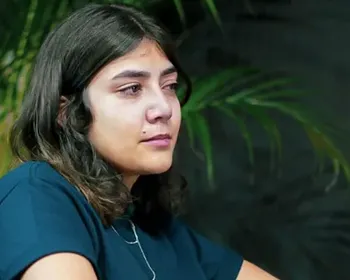 Filha que retirou sobrenome da mãe disse que era "rifada" por aluguel