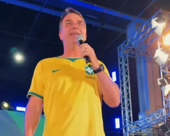 Flávio Bolsonaro diz defenderá o Pix em viagem aos EUA