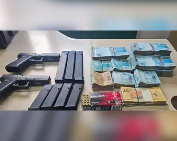Fuzil, cocaína e milhões: PF faz operação contra o tráfico de drogas