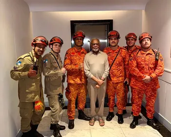 Gilberto Gil é resgatado por bombeiros após susto em elevador: 'Aquele abraço'