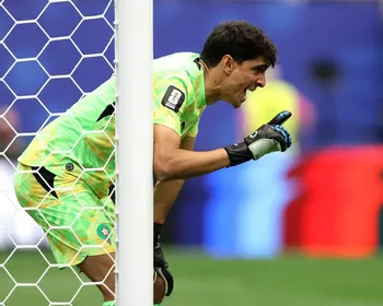 Goleiro de Marrocos completa um ano invicto e leva seleção às quartas
