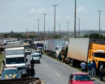 Governo aciona AGU após ameaça de paralisação dos caminhoneiros
