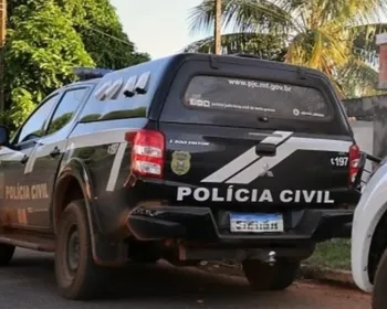 Grupo sequestra homem errado, atira nele e o abandona ao notar engano