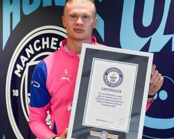 Haaland recebe certificados do Guinness Book após quebrar recordes