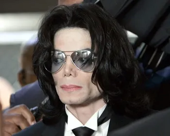 Herança de Michael Jackson: juiz barra ação de irmãos por abuso sexual