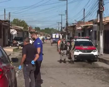 Ferido, homem pede ajuda a moradores antes de morrer em rua do Bom Parto