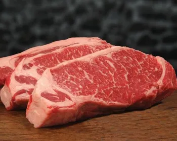 Homem é preso após tentar furtar carnes de supermercado na Ponta Verde