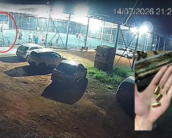 Homem invade campo de futebol e atira para o alto por se incomodar com barulho