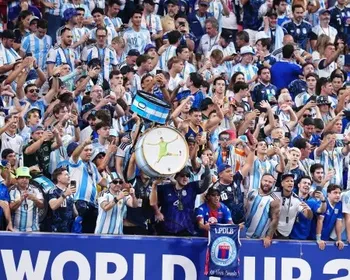 Inglaterra x Argentina pega fogo já nos hinos nacionais com vaias, provocações e tensão
