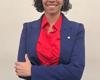 Jornalista Élida Miranda assume como deputada após licença de Silvio Camelo