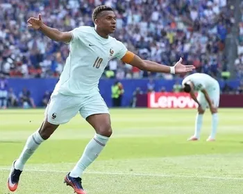 Mbappé decide outra vez, França bate Marrocos e avança à semifinal da Copa