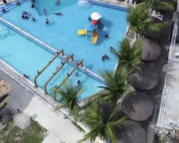 Menino de 7 anos morre afogado em parque aquático