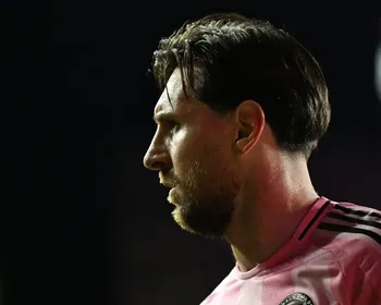 Messi faz dois gols pelo Inter Miami e fica mais perto da marca dos mil