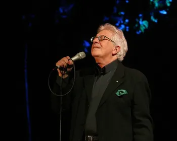 Morre o cantor Peppino di Capri, do sucesso Champagne, aos 86 anos