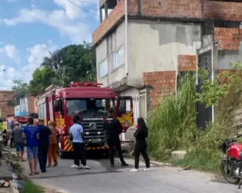 Pais vão comprar pão e crianças morrem durante incêndio em kitnet