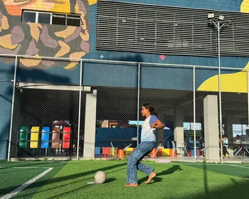 Parque Biblioteca transforma rotina de crianças e famílias no Benedito Bentes após um ano de atividades