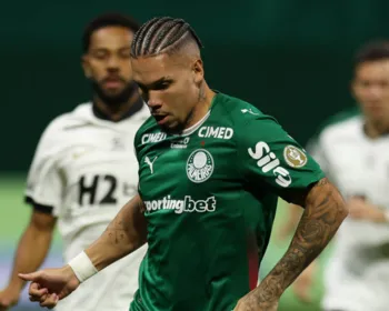 Paulinho sofre lesão no tornozelo e desfalca o Palmeiras no Brasileirão