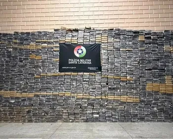 Polícia apreende 3,5 toneladas de cocaína escondidas em casas vazias