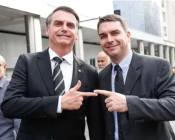 Proibido de visitar o pai, Flávio Bolsonaro escreve carta: "Até breve"