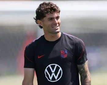Pulisic fratura a perna na eliminação dos EUA e preocupa Milan após a Copa