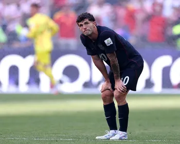 Pulisic vira desfalque no Milan após fraturar a perna na Copa do Mundo