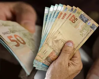 Quem foi demitido pode receber até R$ 2.518; descubra se tem direito