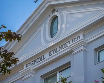 Recém-nascida é encontrada em lixo do banheiro de hospital