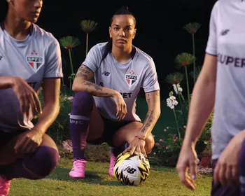 São Paulo apresenta camisa exclusiva para o futebol feminino; confira